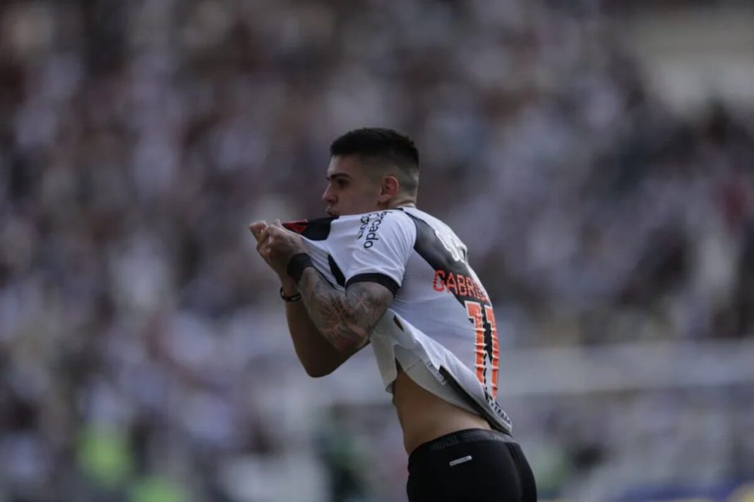 pec-beija-camisa