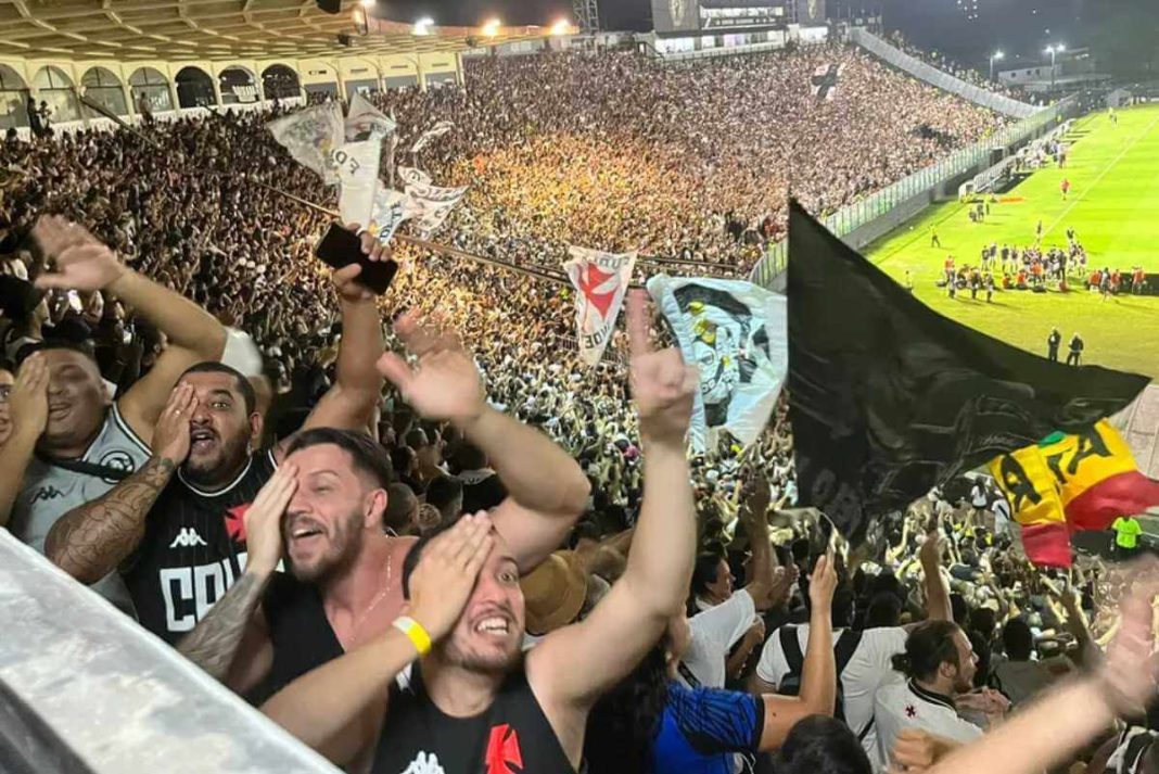 torcida-imita-vegetti