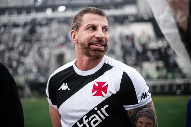 20240723 045218 1 pedrinho presidente do vasco lidera negociacao com a cap por busca de novo investidor para a saf foto leandro amorimvasco