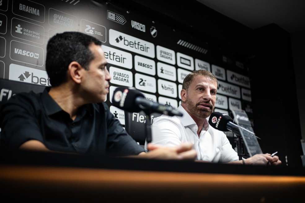 20240801-130536-1-diretor-de-futebol-marcelo-santana-e-presidente-pedrinho-trabalham-para-contratar-na-janela---foto-leandro-amorimvasco