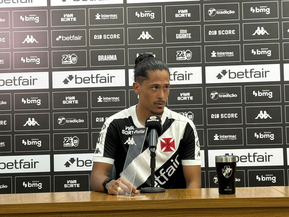 20250121-115034-1-2-mauricio-lemos-zagueiro-do-vasco---foto-bruno-murito