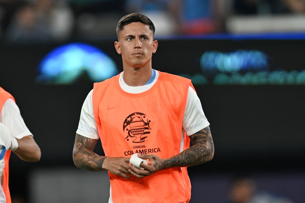 20250131-135500-1-6-brian-rodriguez-em-acao-pela-selecao-do-uruguai-na-copa-america---foto-stephen-nadlerisi-photosgetty-images