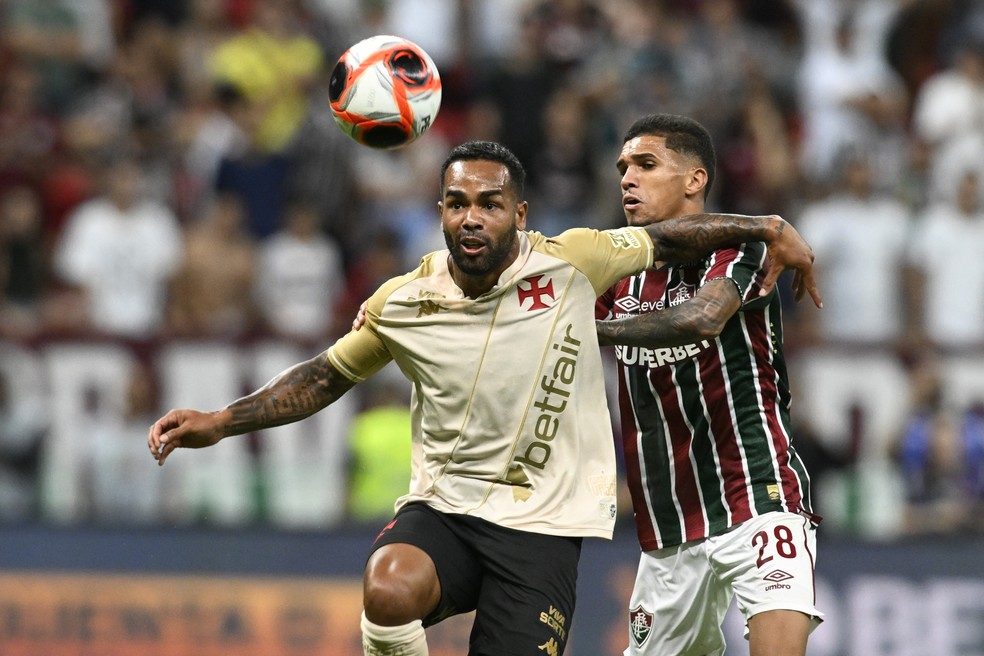 20250207-130430-1-4-alex-teixeira---vasco-x-fluminense---foto-mateus-bonomiagif