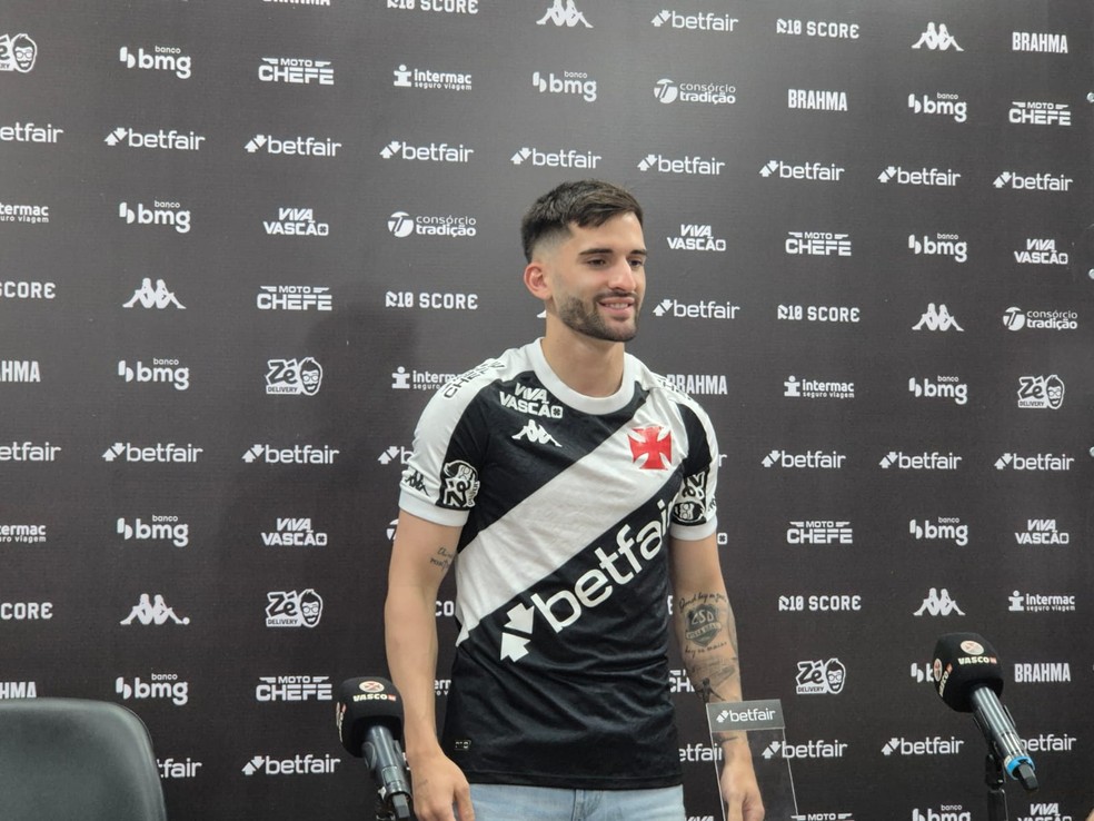 20250227-125344-1-5-garre-em-sua-coletiva-de-apresentacao-no-vasco---foto-joao-guerra--ge