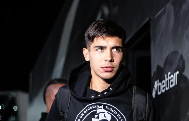 20250302 182108 1 4 sforza do vasco voltou a jogar apos mais de um mes foto leandro amorimvasco