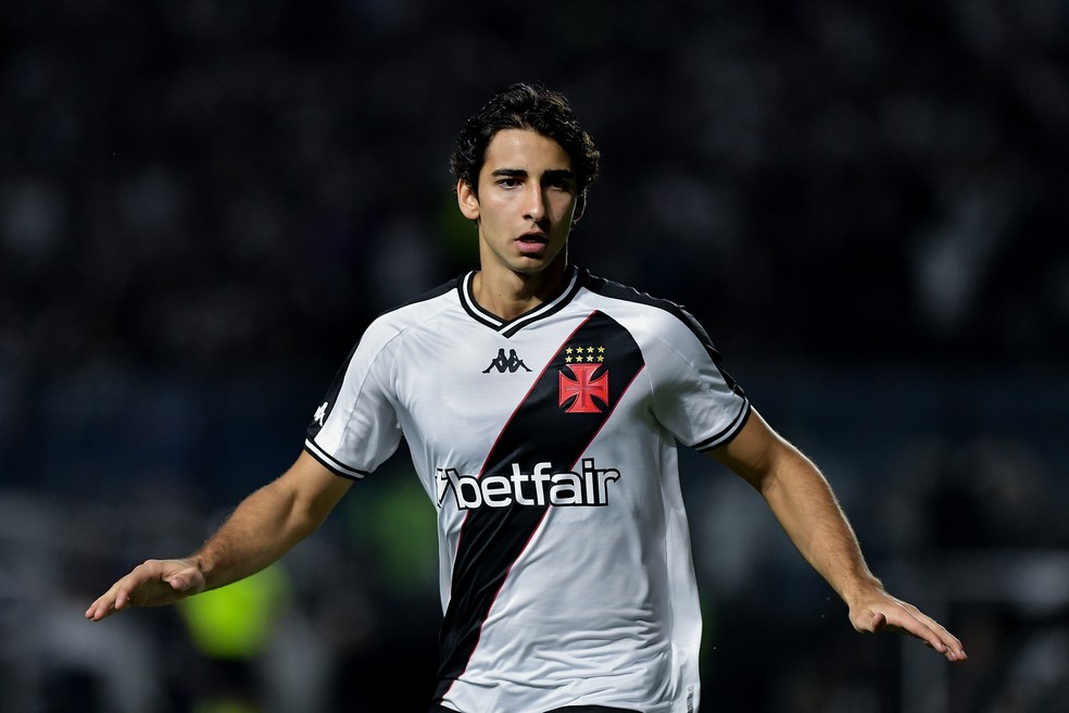 20250312-145352-1-4-jp-em-acao-pelo-vasco-no-brasileirao---foto-thiago-ribeiroagif