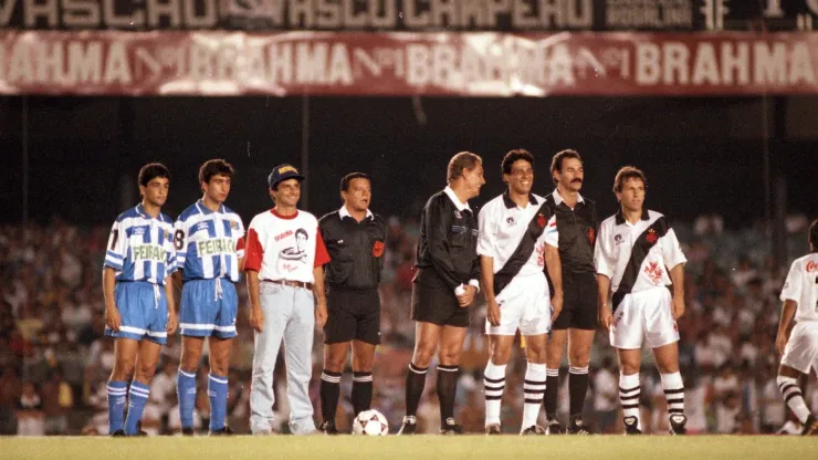 20250326-010831-1-cesar-quian-la-voz-de-galiciaamistoso-em-1993-marcou-a-despedida-de-roberto-dinamite-maior-artilheiro-da-historia-do-vasco