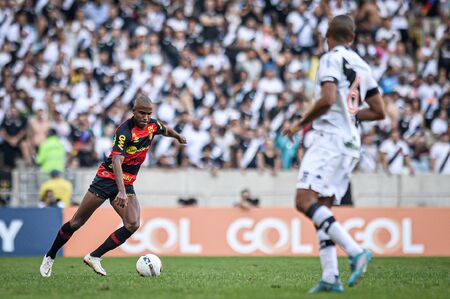 20250410-043906-1-lance-de-jogo-entre-vasco-e-sport---foto-nayara-halmfoto-do-jogo