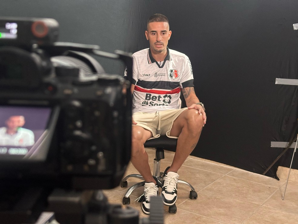 20250516-123935-1-59-thiago-galhardo-em-entrevista-ao-abre-aspas---foto-leo-albertimsanta-cruz