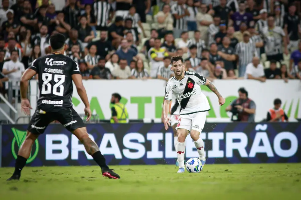 20250526 054129 1 4 duelo contra o ceara foi o ultimo jogo de garre como titular do vasco foto matheus limavasco
