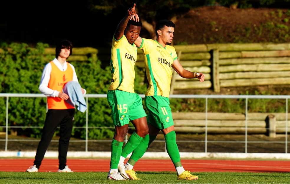 oide-augusto-comemora-gol-marcado-pelo-mafra-em-2023---foto-gualter-fatiagetty-images