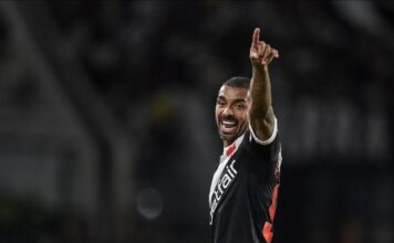 Vasco pede 10 milhões de euros e esfria interesse do Grêmio por Paulo Henrique