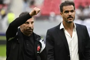 Pedrinho e admar lopes do vasco foto mateus bonomiagif