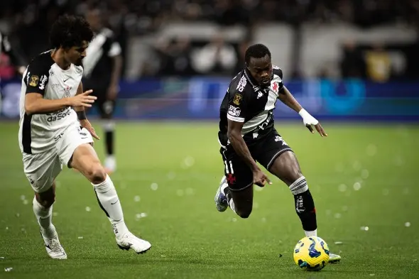 Andres gomez em acao em corinthians x vasco foto matheus limavasco