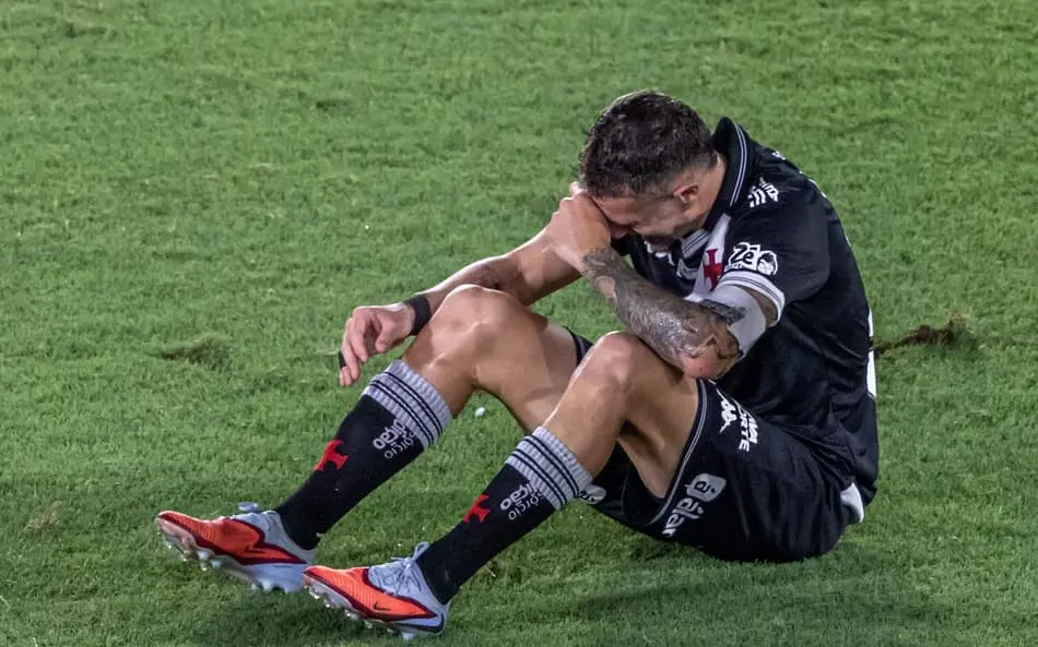 Vegetti chorou apos vice do Vasco na Copa do Brasil scaled aspect ratio 512 320