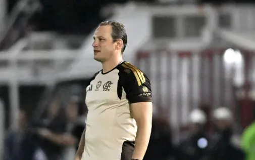 Bruno pivetti comanda o flamengo contra o bangu foto andre durao