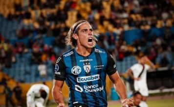 Atacante Claudio Spinelli é oferecido ao Vasco e diretoria avalia contratação