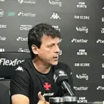 Diniz detona arbitragem após derrota no clássico: “Expulsão ridícula”