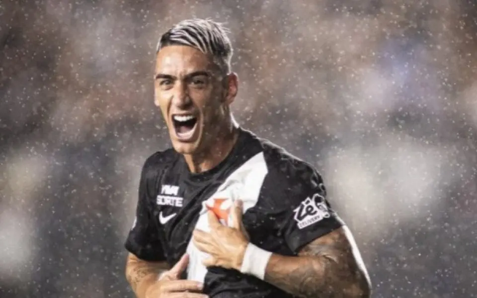 Puma Rodríguez comemorando gol do Vasco
