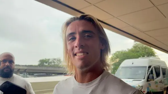 Spinelli novo reforco do vasco chega ao rio foto bruno muritoge