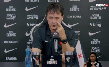 Fernando Diniz nega atritos e reforça proximidade com Philippe Coutinho no Vasco