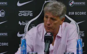 Renato Gaúcho dando entrevista após Vasco 2 x 1 Grêmio