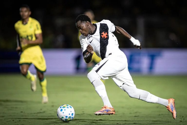 andres gomez do vasco foto matheus limavasco