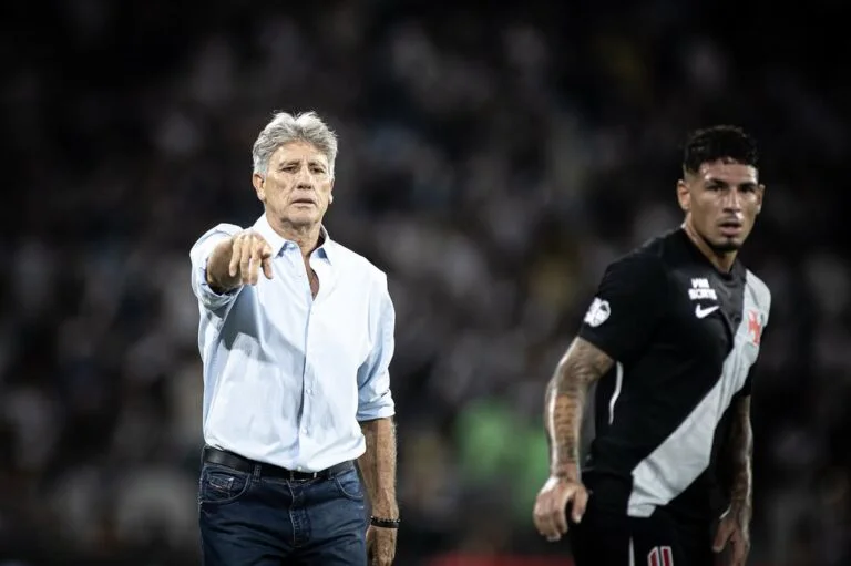 Renato Gaúcho orientou jogadores do Vasco na vitória de 3 x 2 contra o Fluminense