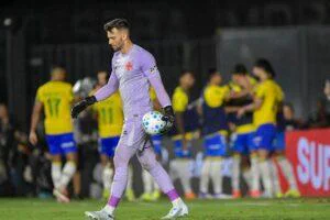 leo jardim lamenta gol sofrido pelo vasco contra o palmeiras foto thiago ribeiroagif