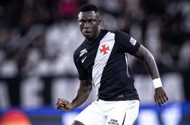 Marino Hinestroza em ação pelo Vasco