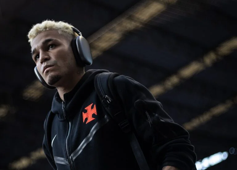 adson atacante do vasco