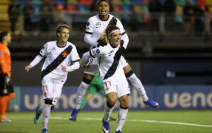 Spinelli comemora o gol do Vasco