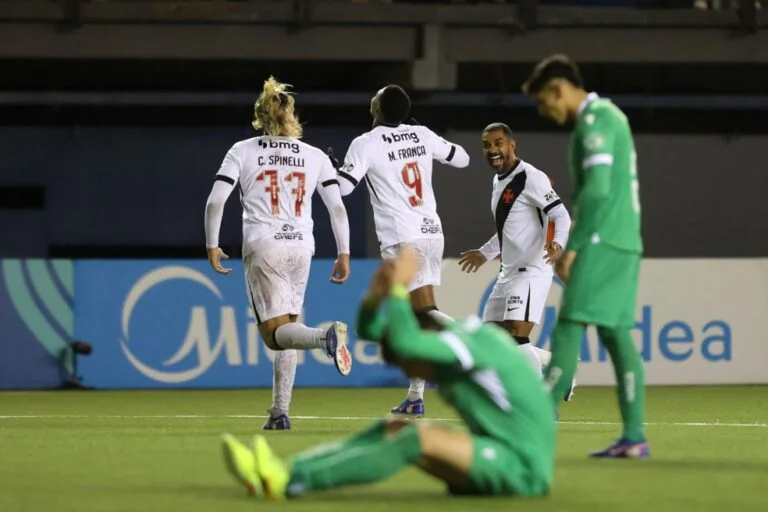 matheus franca em audax italiano x vasco foto raul bravoafp