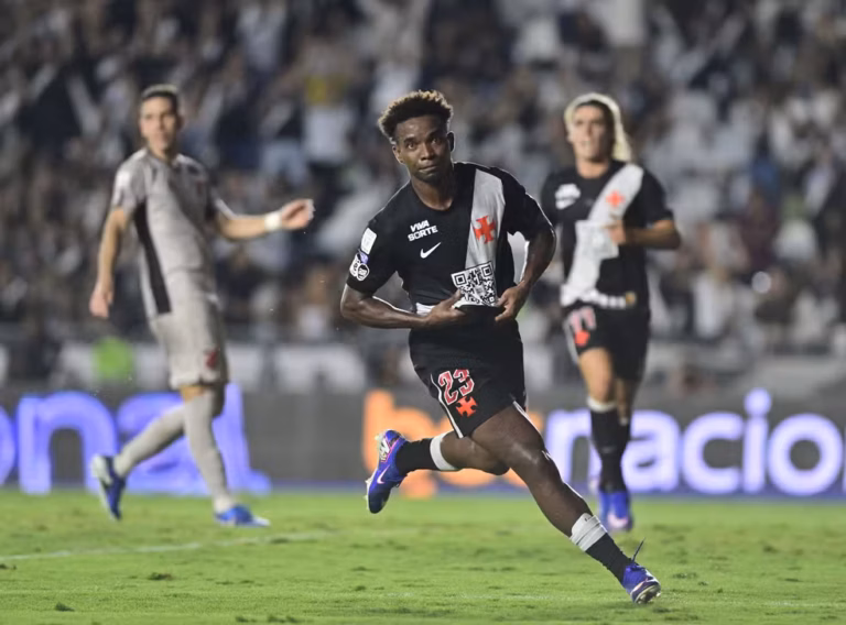 thiago mendes em vasco x athletico