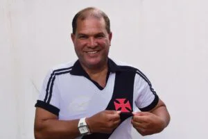 MORRE O ÍDOLO GEOVANI, O 'PEQUENO PRÍNCIPE', AOS 62 ANOS