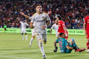 gabriel pec em la galaxy x toluca na copa dos campeoes 2025