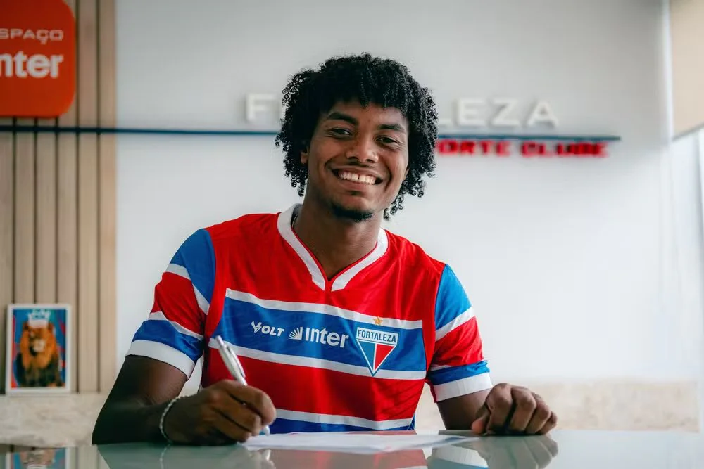 GB com a camisa do Fortaleza