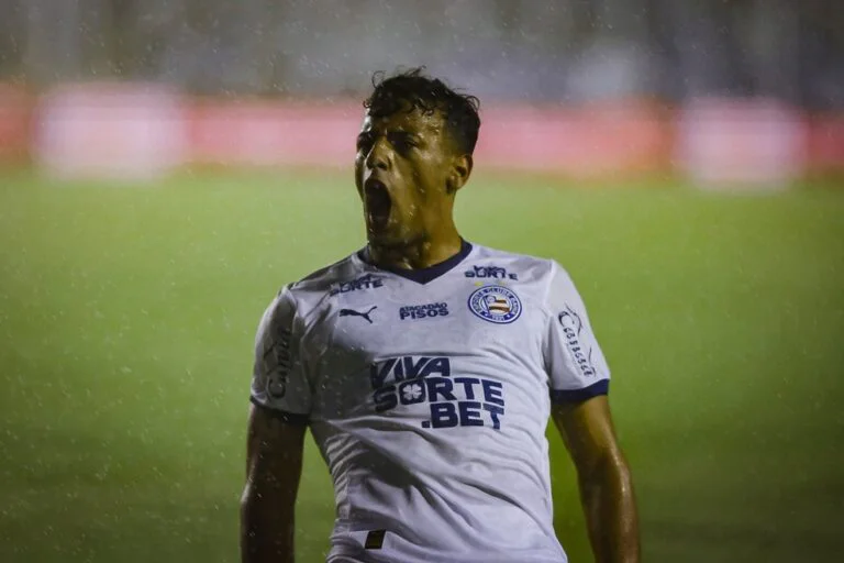 luciano rodriguez comemora gol do bahia na final da copa do nordeste