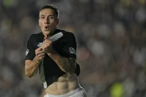 bruno duarte do vasco comemora gol contra o santa fe pela copa sul americana