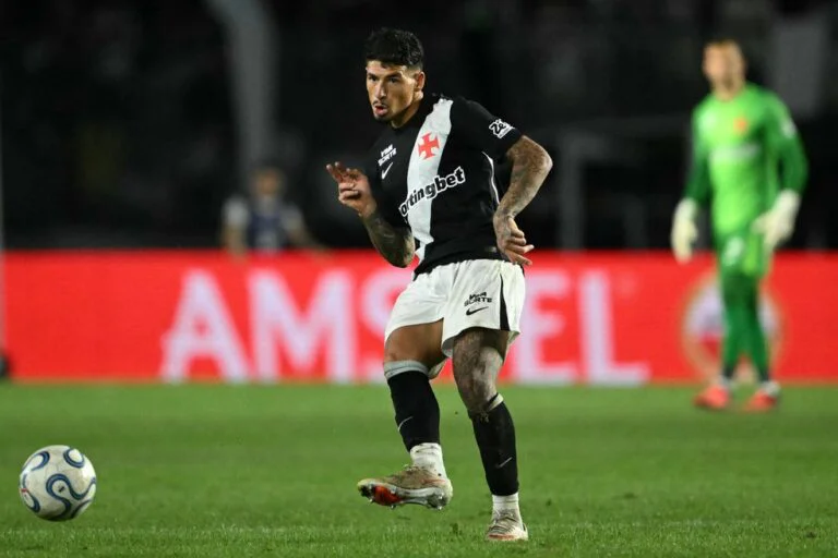 saldivia do vasco durante partida contra o santa fe pela copa sul americana
